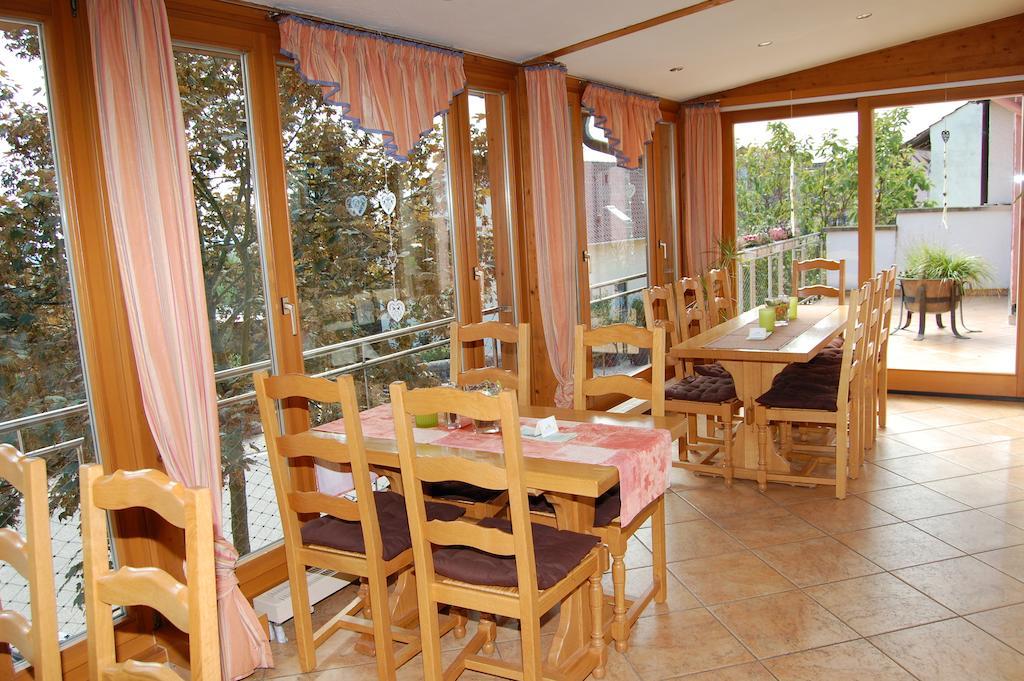 Landgasthof Jaegerstuebchen Neustadt an der Weinstraße Екстериор снимка